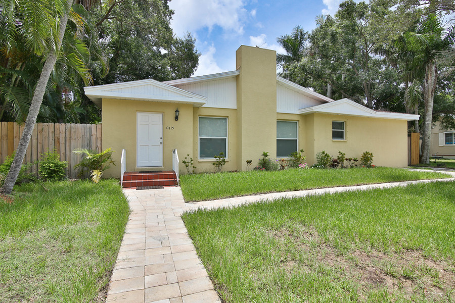 115 24th St W, Bradenton, FL, 34205