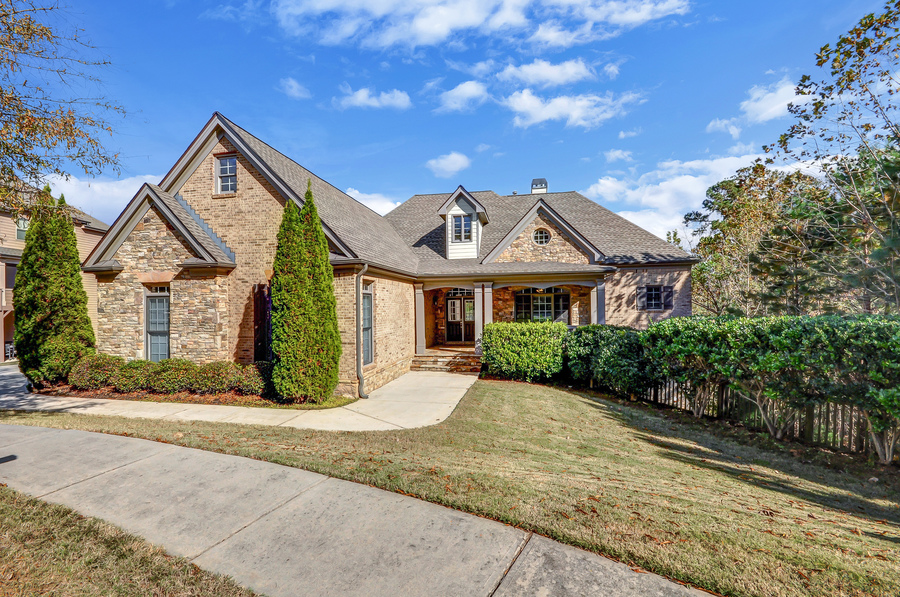 1124 Blue Water Court