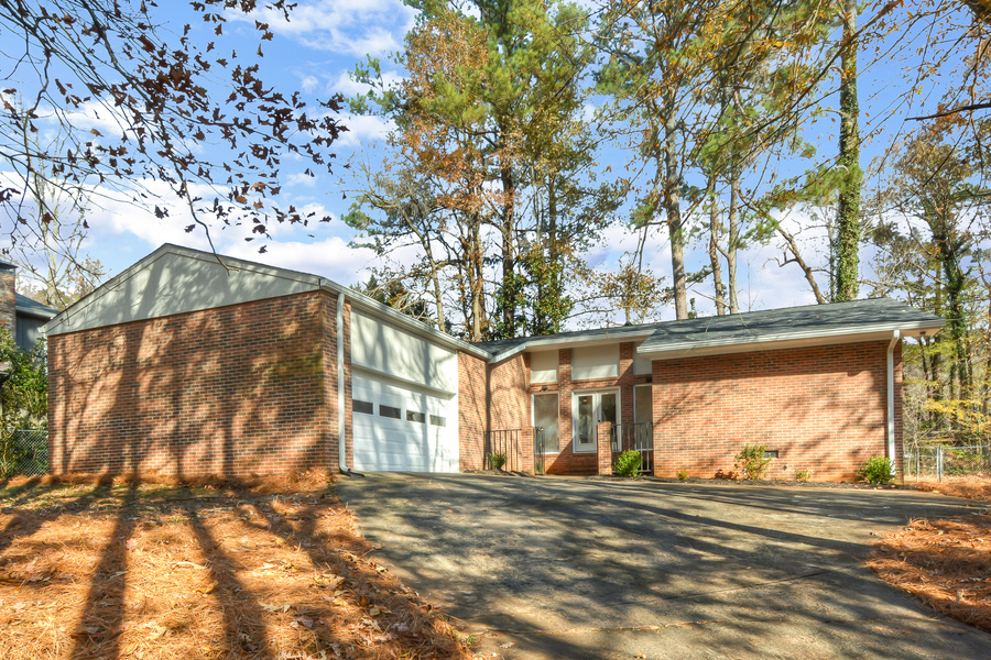 3290 Custer Lake Dr