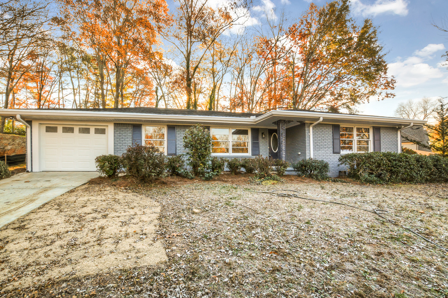 1247 Vista Valley Dr NE