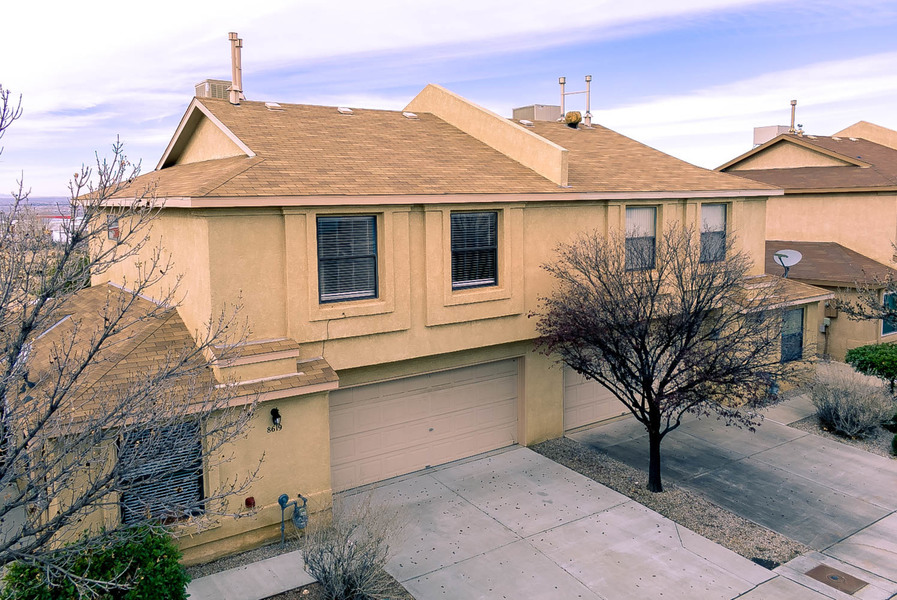 8619 El Monte Ln NE