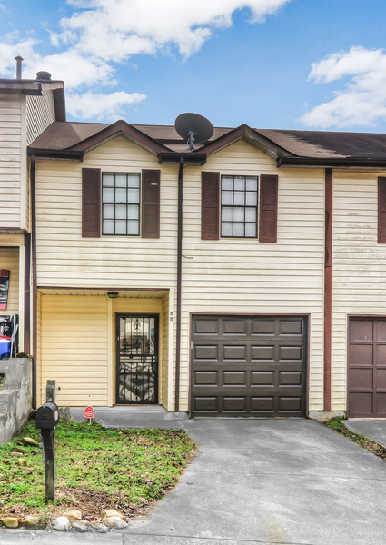 1111 Pine Tree Trail