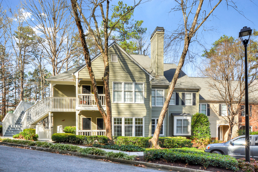 208 Bainbridge Drive NW