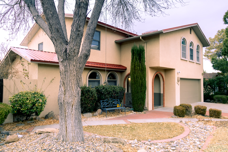 1413 Aliso Drive NE