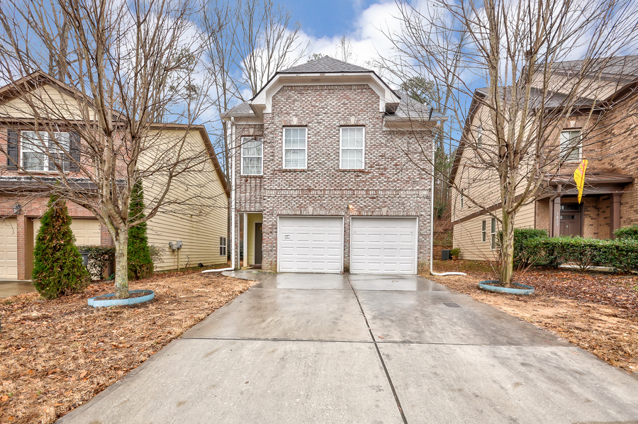 3813 Lakeside Walk Drive NW
