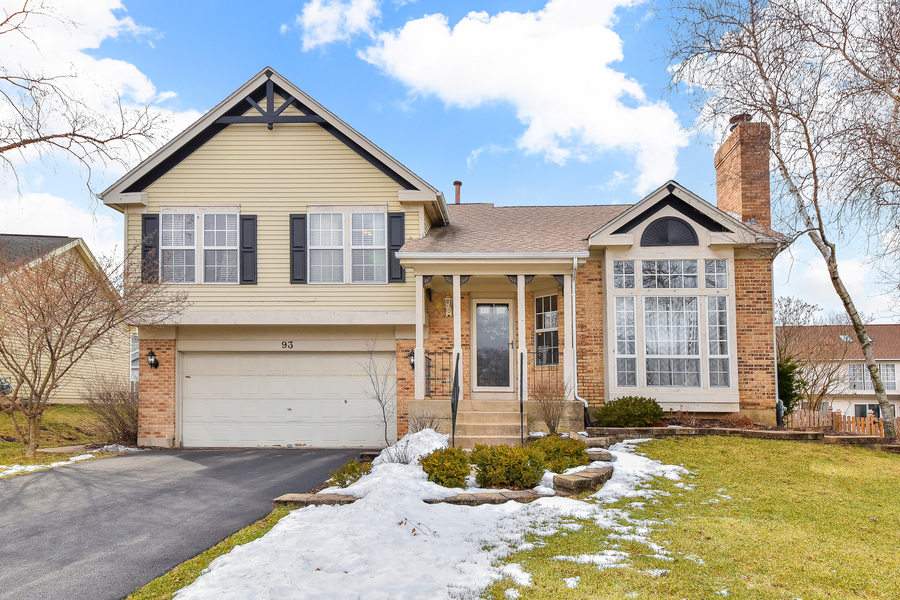 93 Plymouth Ct, 