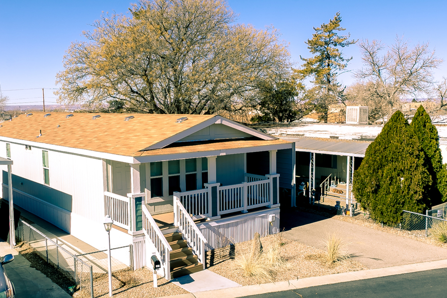 517 Elk Dr SE