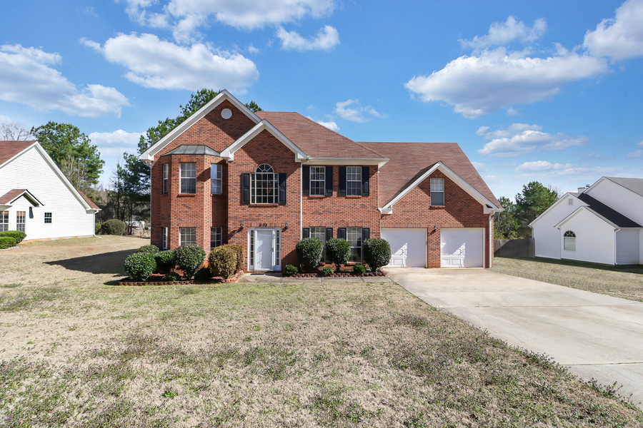 608 Autumn Leaf Circle