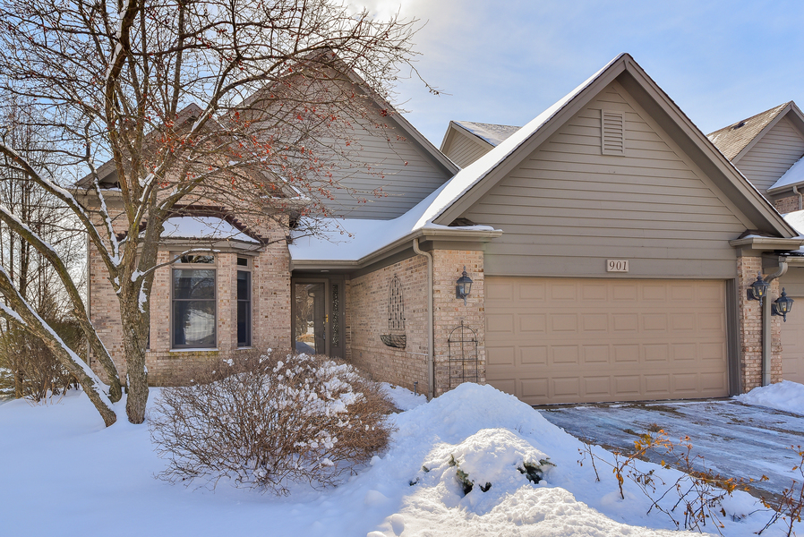 901 Oak Crest Ln