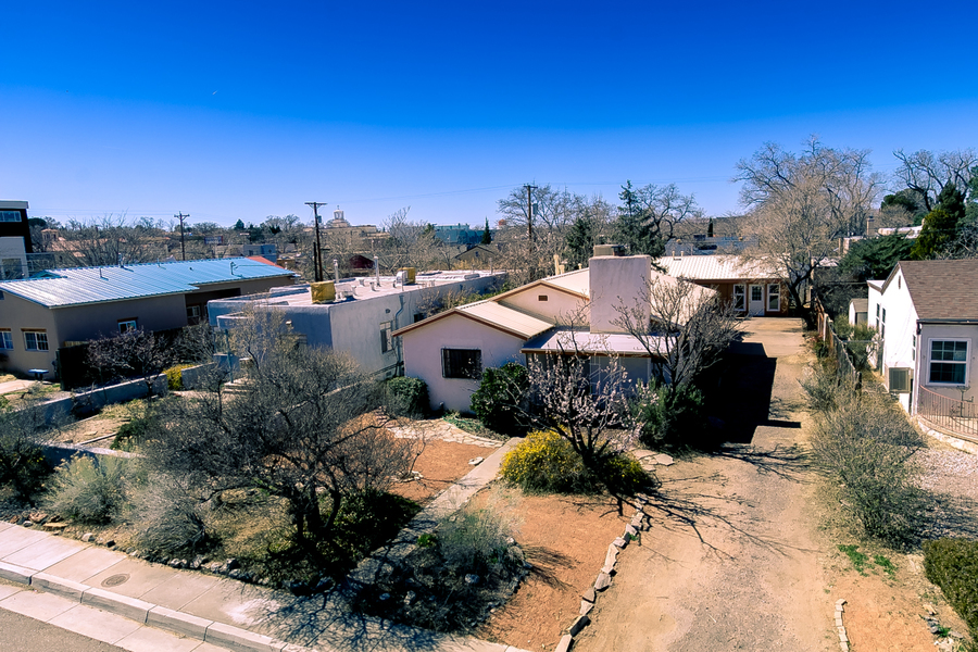 213 Aliso Drive NE