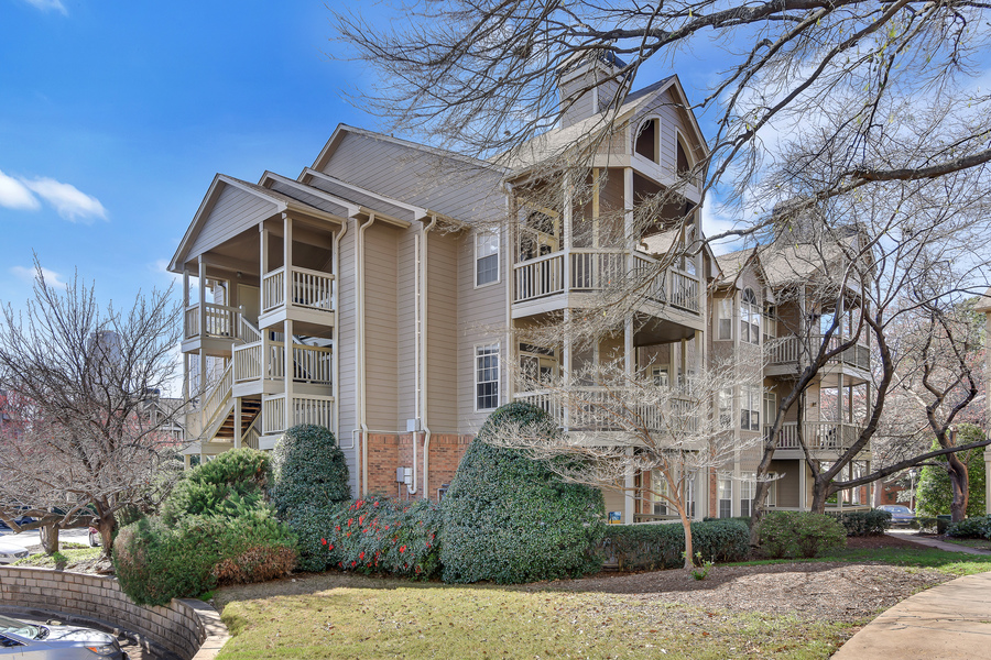 1215 McGill Park Ave NE
