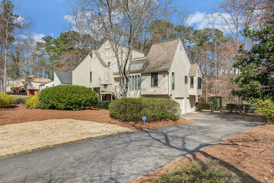 2592 Ballew Court