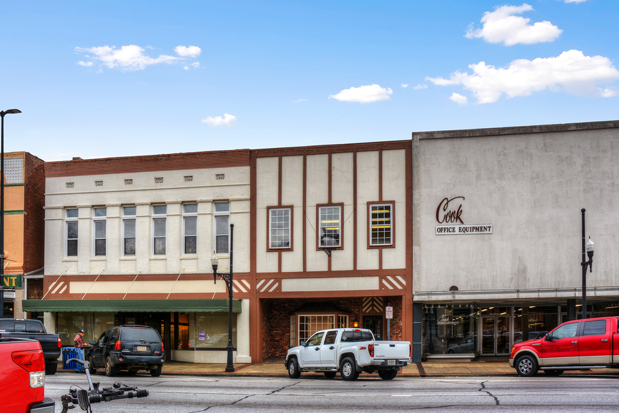 6 East Court Square