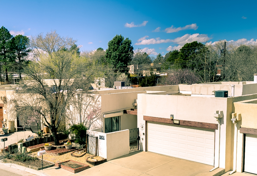 1801 Miracerros Pl NE