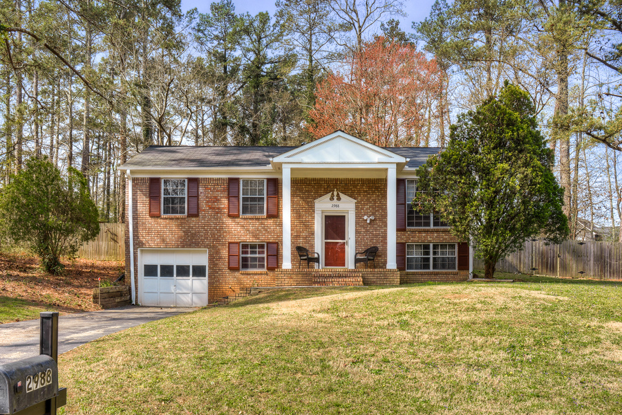 2988 Fern Valley SW