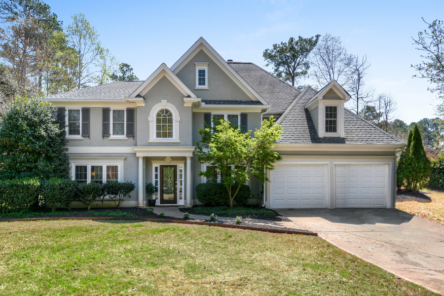 2556 Farrington Court NE