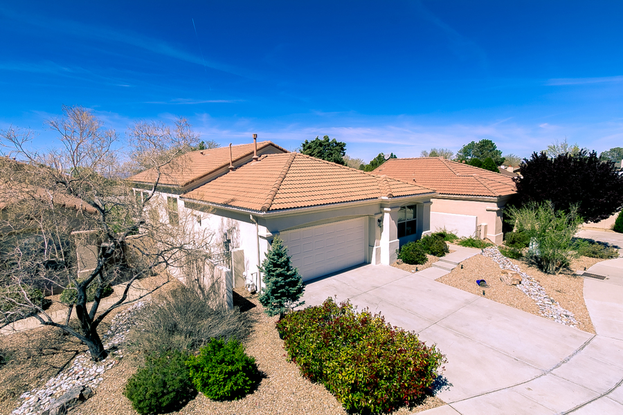4909 Skyline Ridge Ct NE