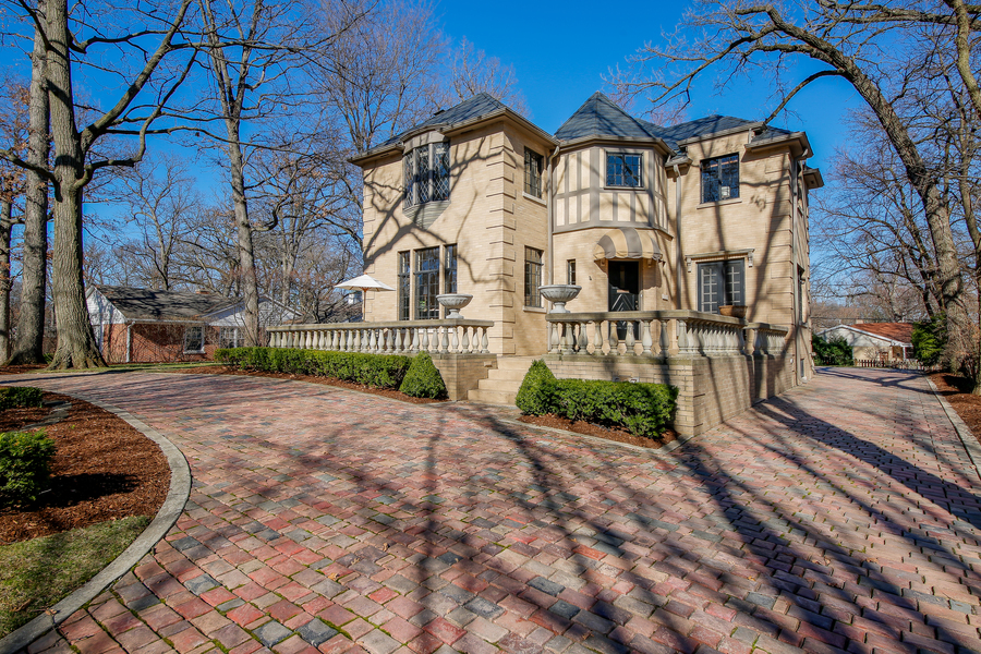 587 Hickory