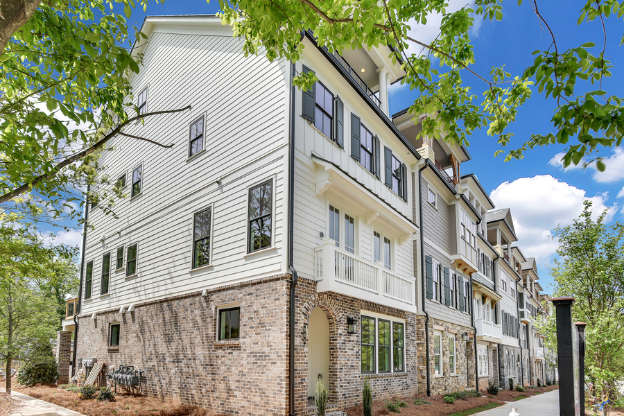 985 Memorial Drive 