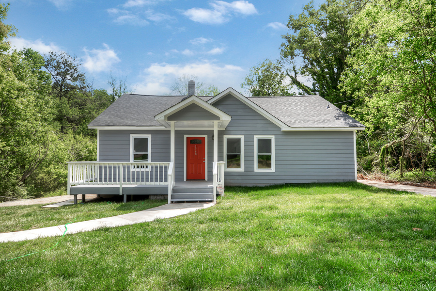 1560 Childress Drive SW