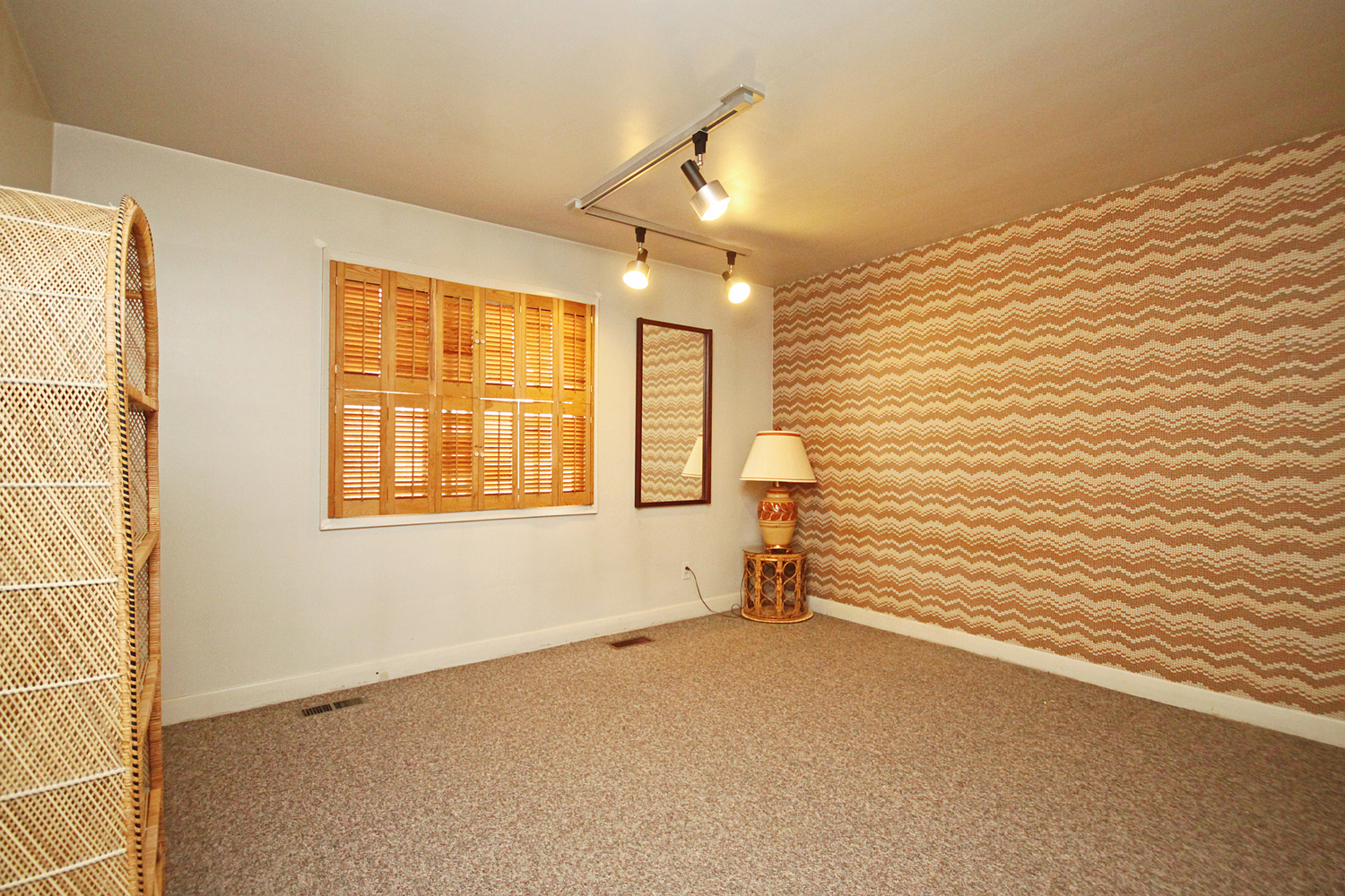 16 Bradgate Road, North York, Ontario, M3B 1J7