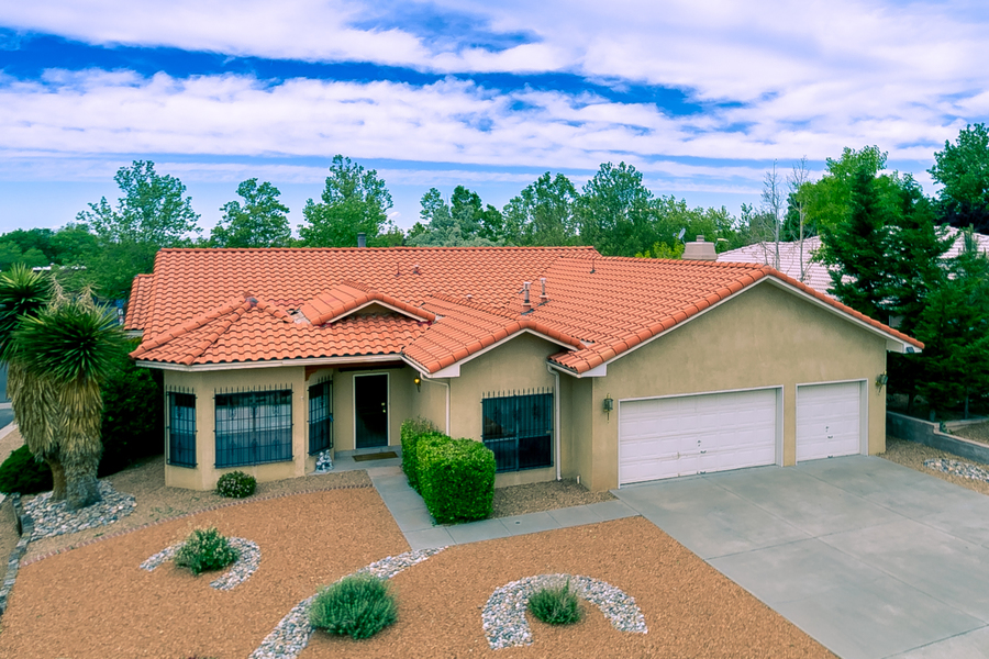 5801 Mimosa Pl NE