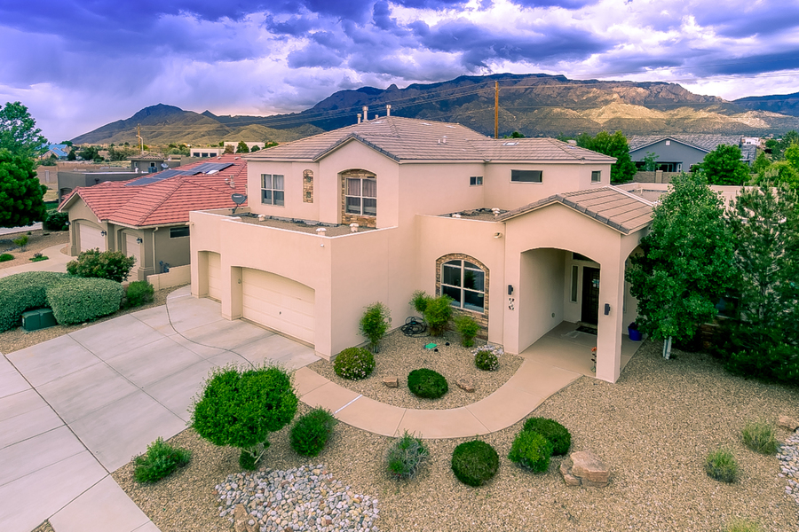 8208 Grape Harvest Court NE