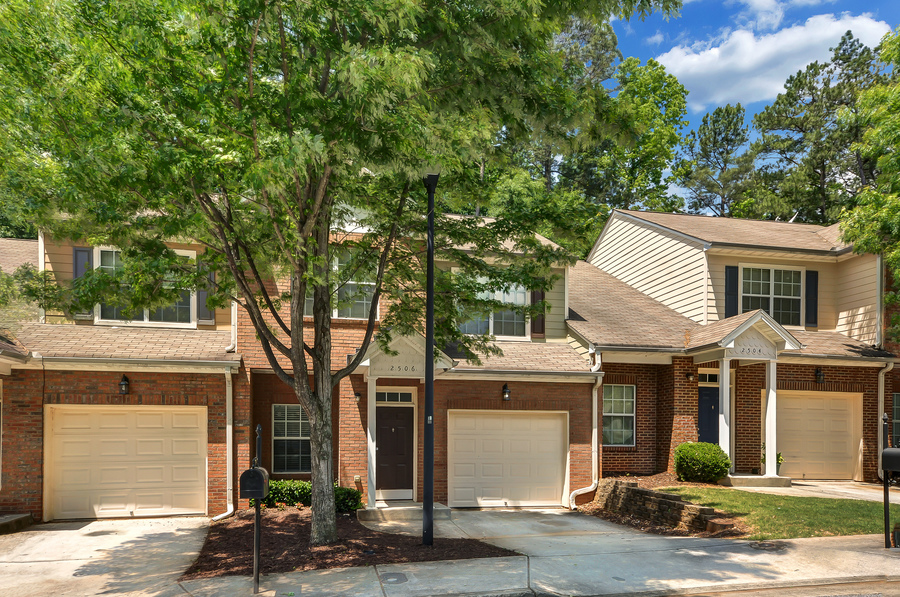2506 Laurel Circle NW