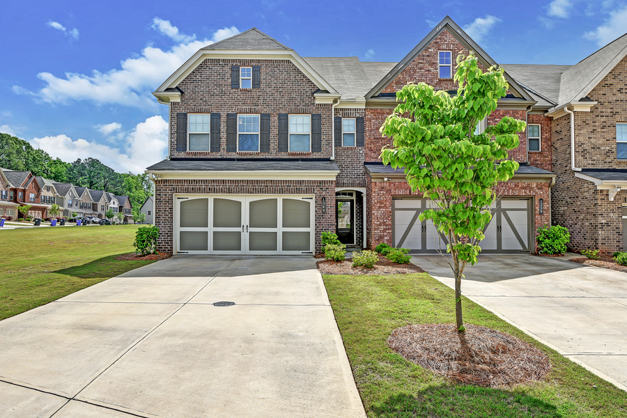 1360 Hampton Oaks Drive