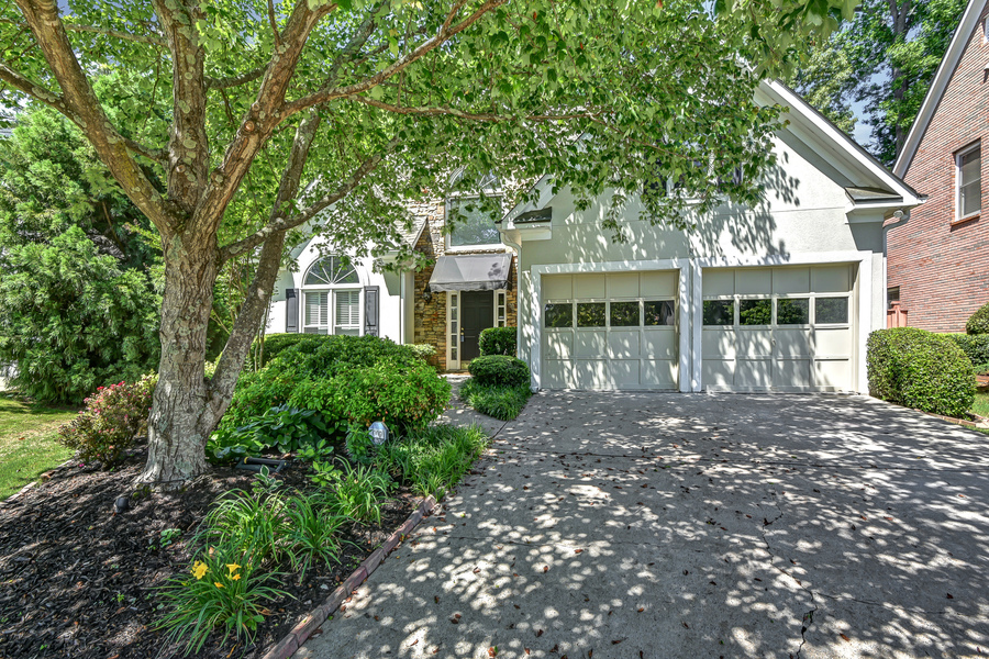 4972 Secluded Pines Drive