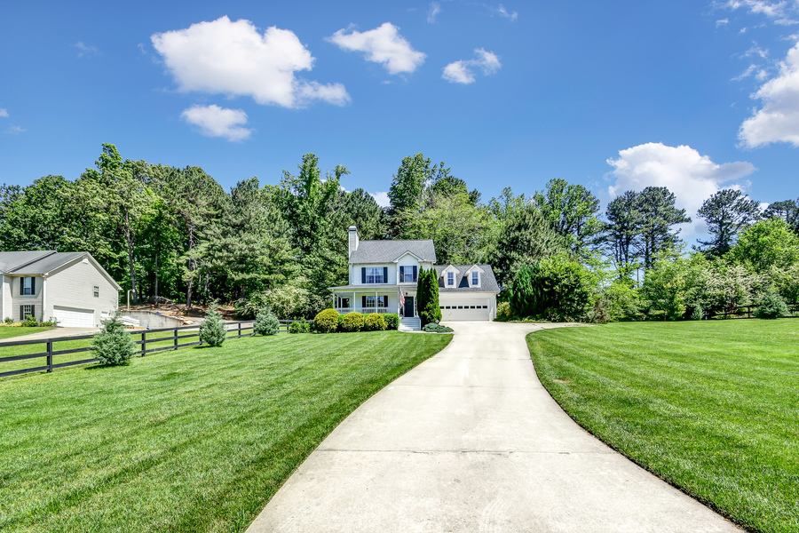128 Grant Road West