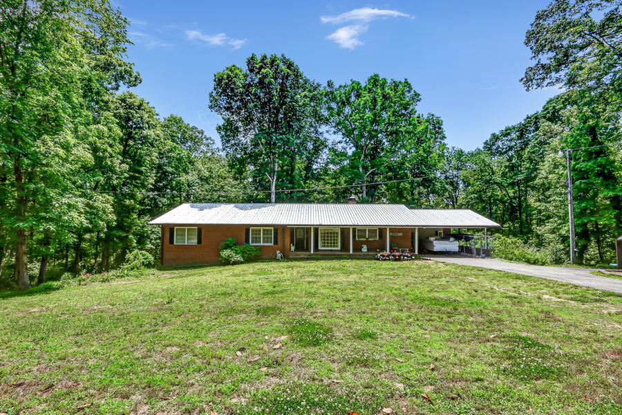 5589 Northwoods Road