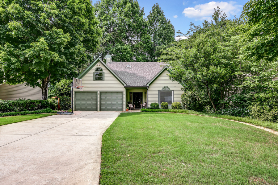 3320 Summer View Drive