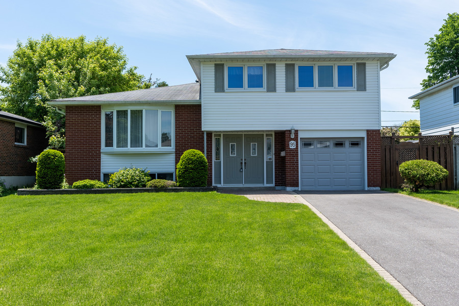 95 Dreyer Drive, Ajax, Ontario, L1S 1J3