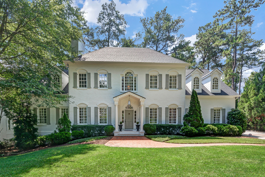 4371 Club Drive NE
