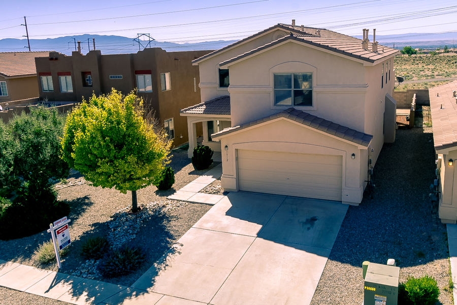 1512 Summer Breeze Dr NW