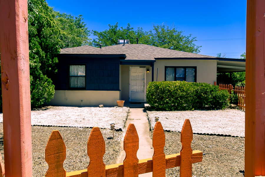 1816 Palomas Dr NE