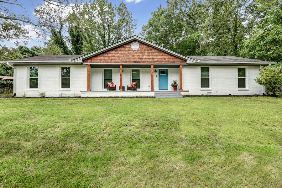 1131 Lakeshore Drive