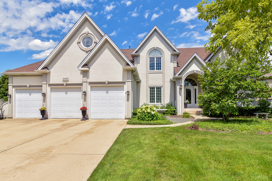 935 Burnham Ct