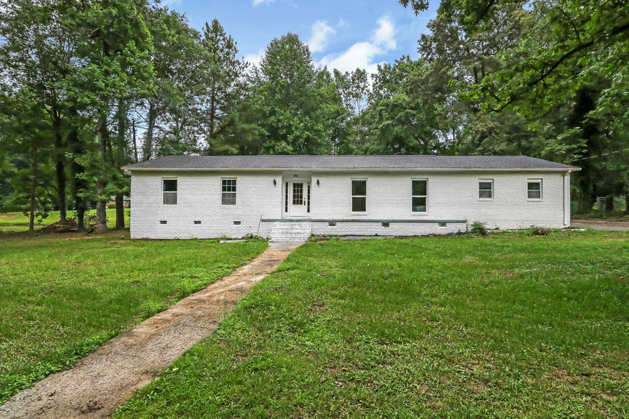 83 Lakeshore Drive