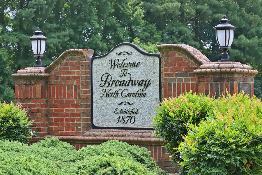 523 Colonial Drive, Broadway, NC, 27505