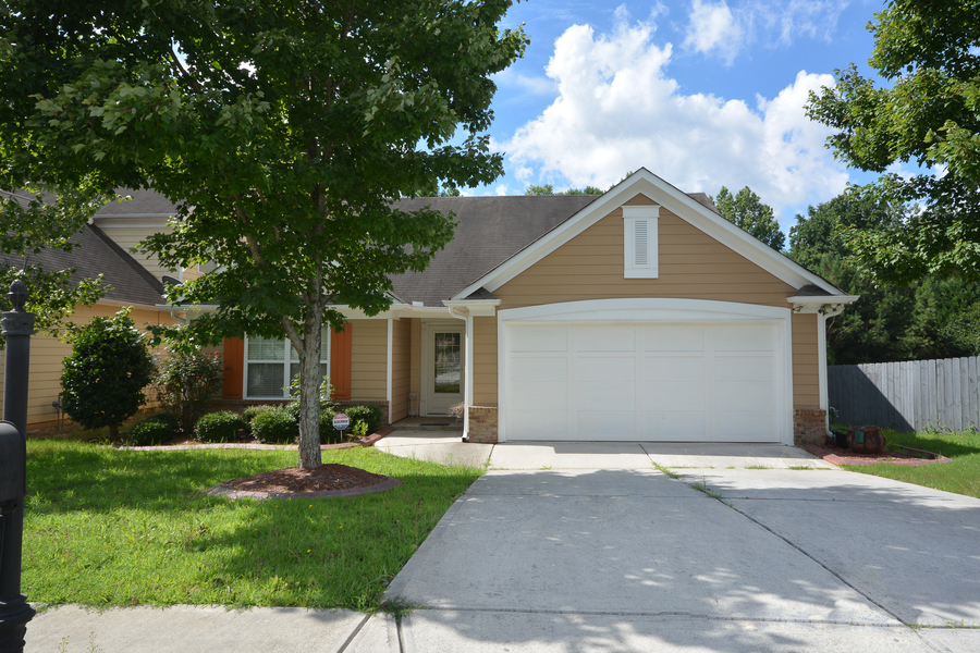 195 Laurelton Circle