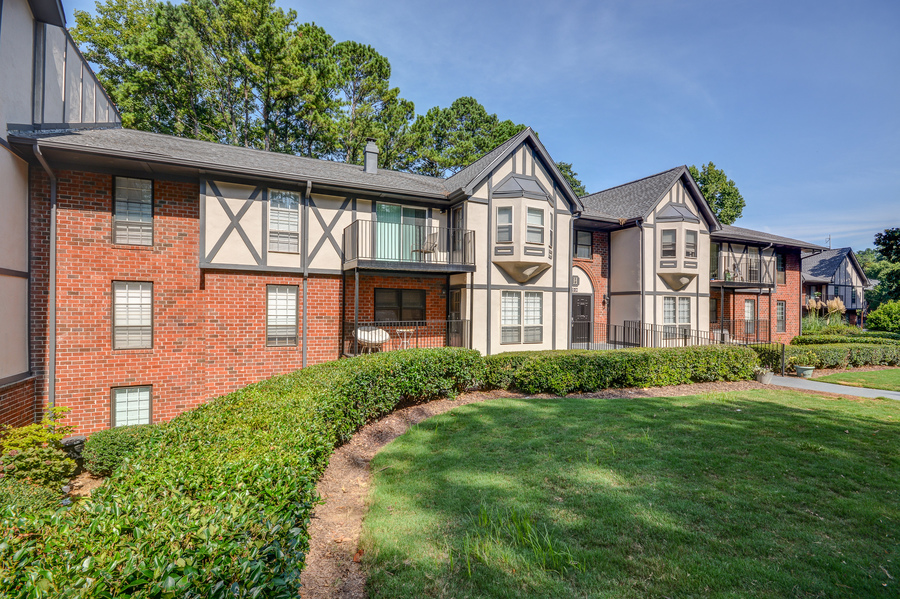 6851 Roswell Road Unit H20