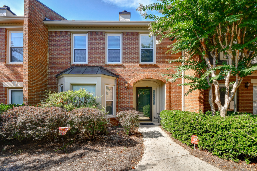3512 Nutmeg Drive