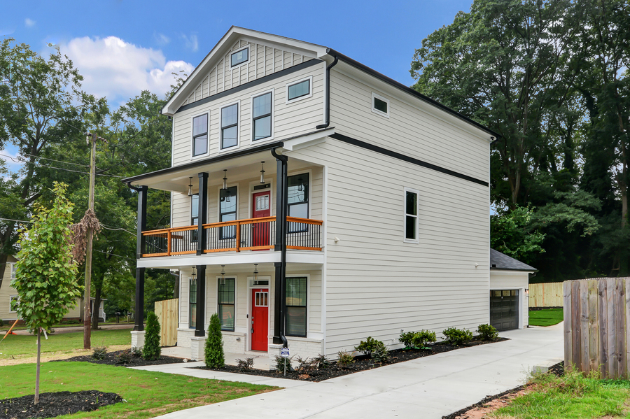 1993 Memorial Drive SE