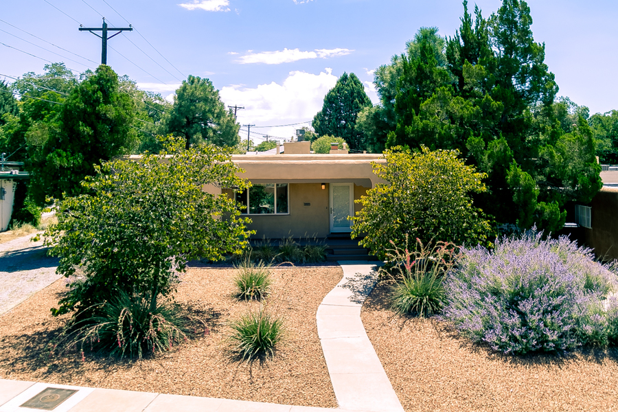 408 Lafayette Pl NE