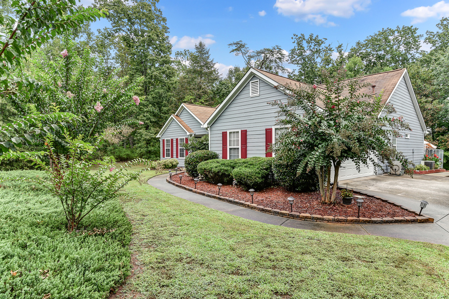 1225 Greenwood Acres
