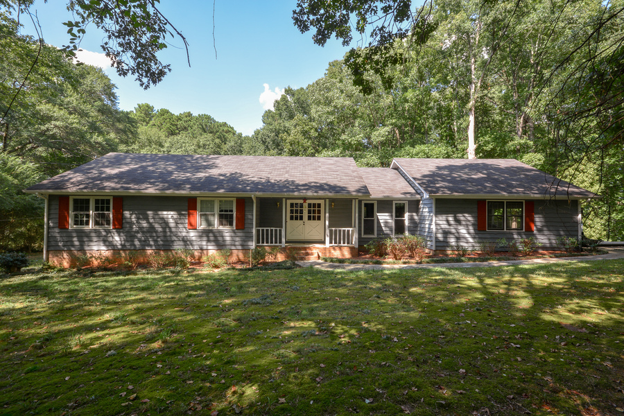 919 Lakeview Road