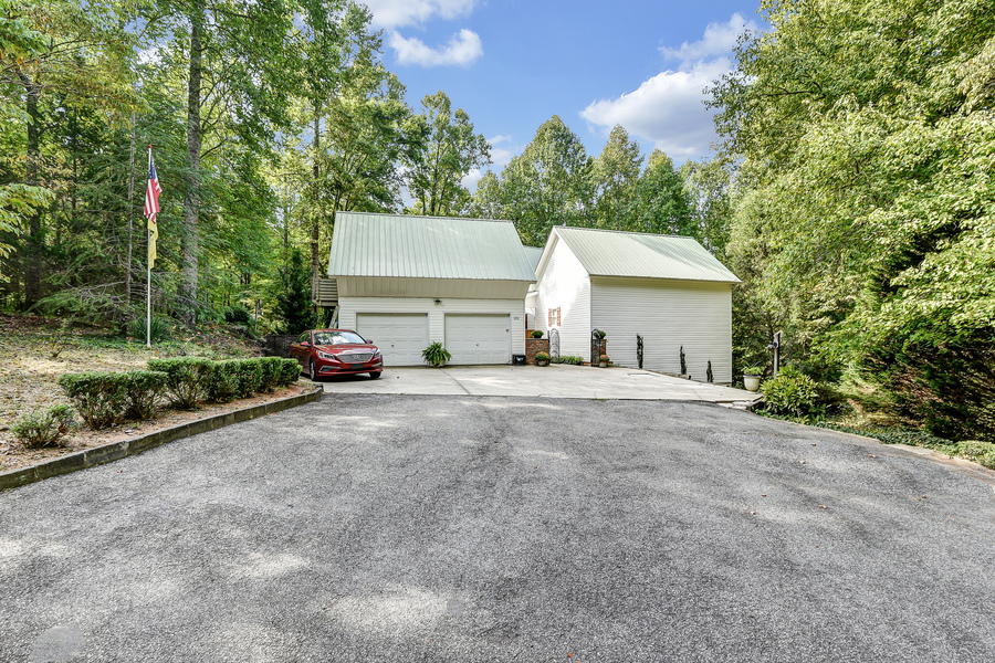 7850 Silver Creek Road