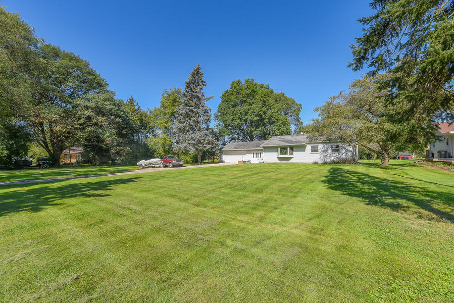 27W212 Bauer Rd